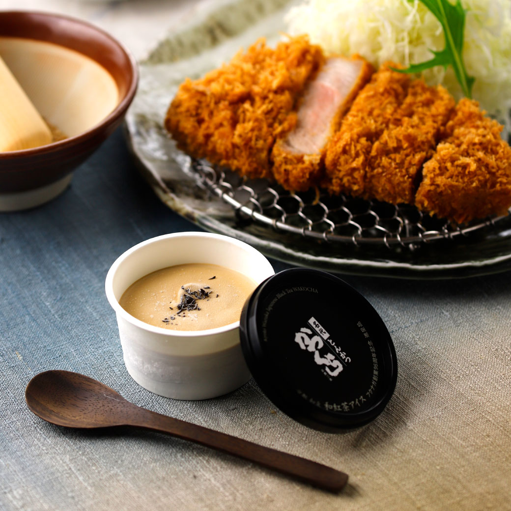 自社工房で作る『和紅茶アイス』を各店舗、各日先着70名さまにプレゼント